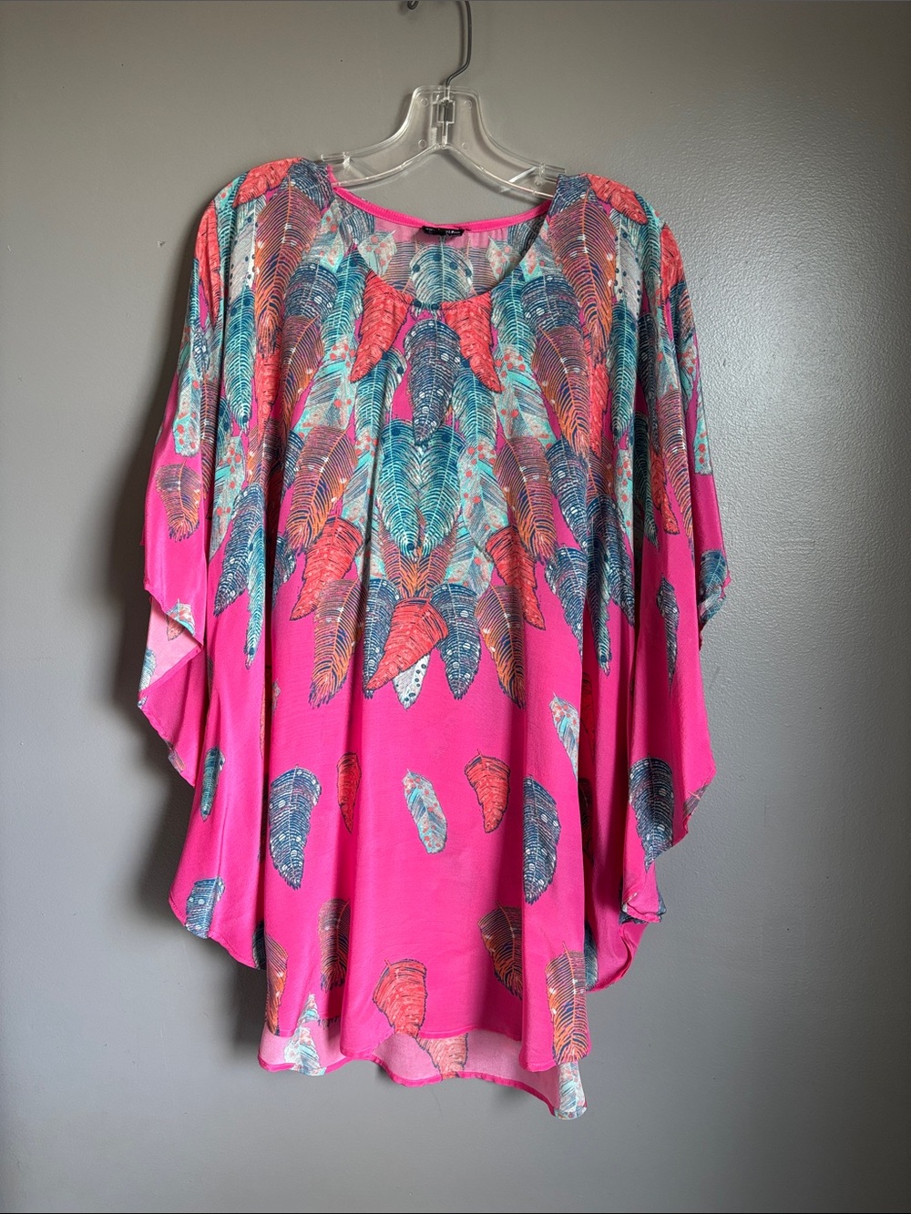 Nicky Hilton Tolani pink feather-print flowing tunic blouse sz M